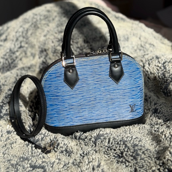 Louis Vuitton Alma BB shoulder bag Blue Epi Leather with crossbody strap - Picture 1 of 9